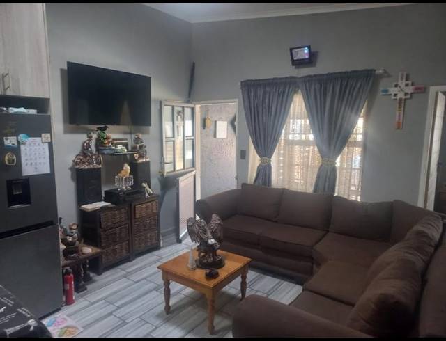 2 BEDROOM HOUSE FOR SALE IN ELSPARK
